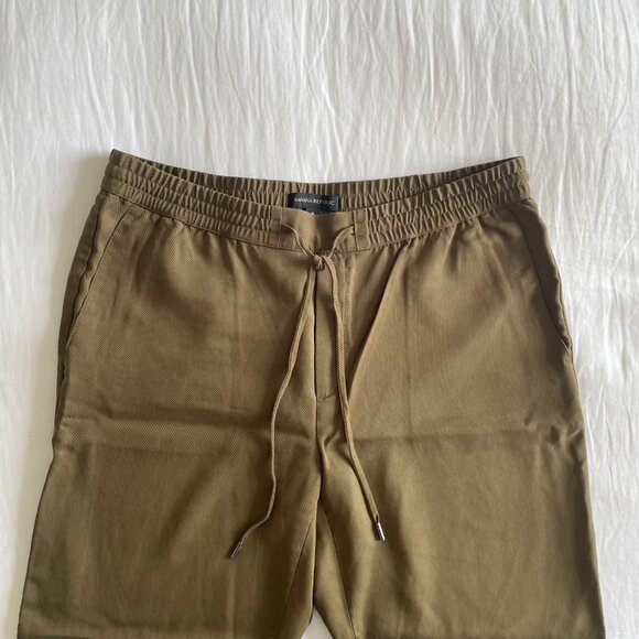 Banana Republic Olive Tapered Pants (sz M) - Picture 3 of 7